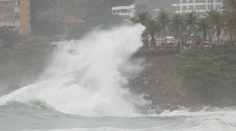 Rio tem alerta de ressaca e Ciclovia Tim Maia é fechada até terça