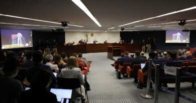 STF cancela sessão plenária e julgamento sobre golpe continua à tarde