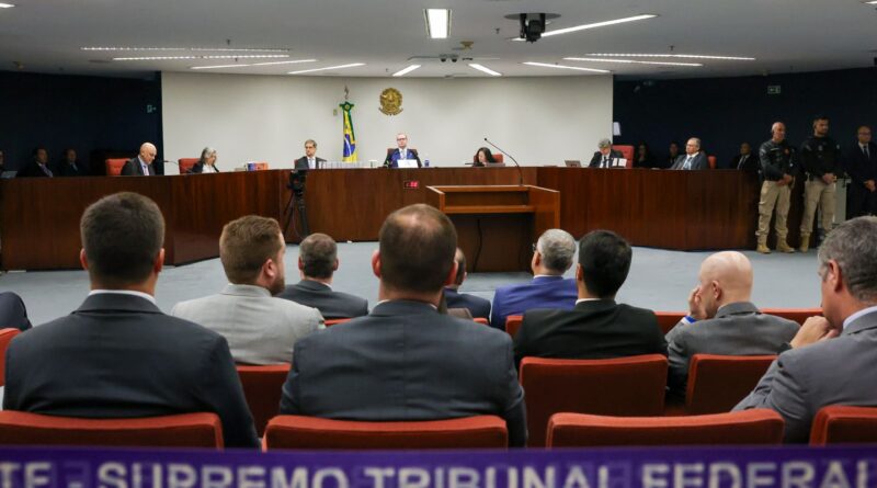 Saiba como foram os dois votos pela condenação de Bolsonaro no STF