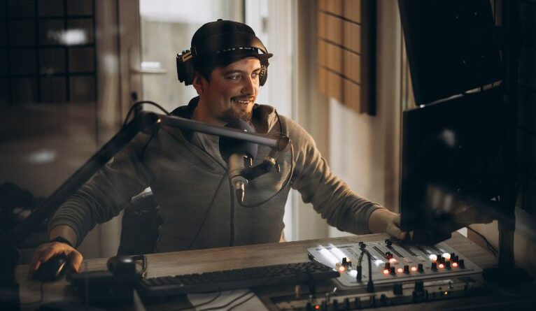 sete programas das rádios da TV Cultura para você escutar no dia a dia