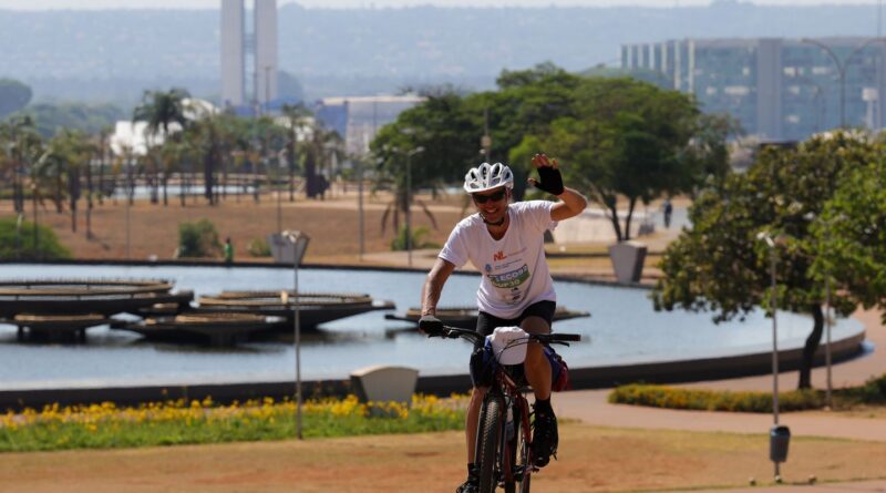 Ambientalista promove educação em viagem de bicicleta do Rio a Belém
