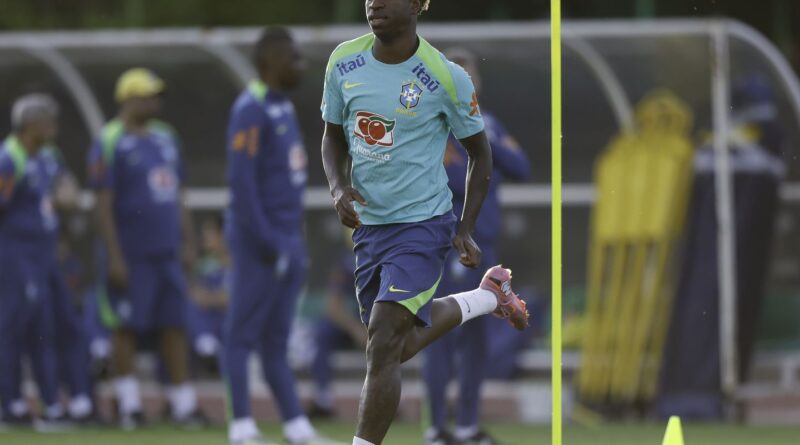 Ancelotti esboça formação da seleção para enfrentar Coreia do Sul