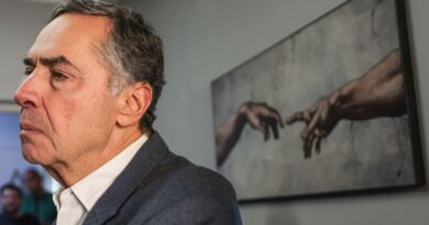 Barroso passa mal e é internado em hospital de Brasília