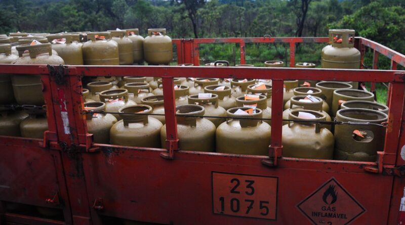 Beneficiários com NIS final 4 recebem Auxílio Gás nesta quinta-feira