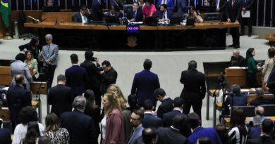 Câmara aprova urgência para votar projeto que cria Bancada Cristã