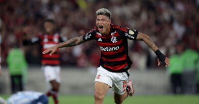 Carrascal decide e Flamengo fica em vantagem na semi da Libertadores