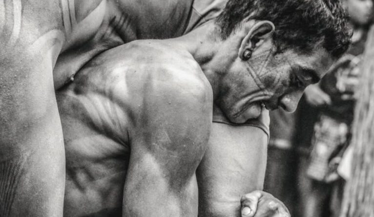 Edgar Xakriabá mostra a força da fotografia indígena na primeira exposição individual no Solar Fábio Prado