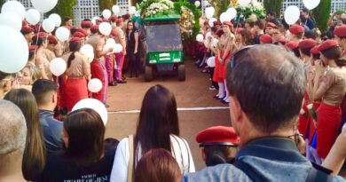 Enterro de jovem esfaqueado no DF é marcado por pedido de justiça