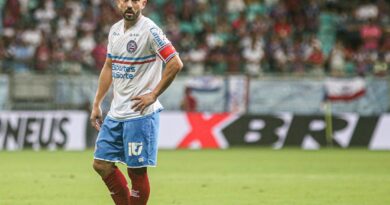 Everton Ribeiro passa por cirurgia de tireoide devido a um câncer