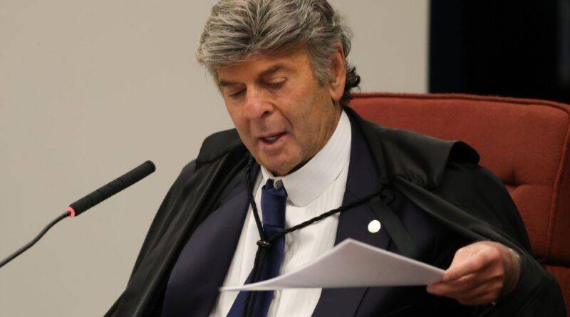 Fux pede vista e suspende julgamento de recurso de Moro no STF