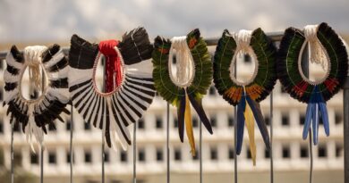 Indígenas fazem ato no STF e defendem derrubada do marco temporal