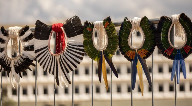 Indígenas fazem ato no STF e defendem derrubada do marco temporal