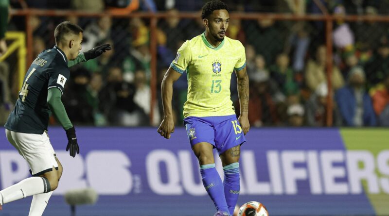 Lateral Vitinho é convocado para defender a seleção brasileira