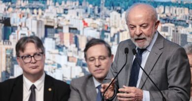 Lula critica decisão do Congresso de não taxar mais ricos, bets e fint