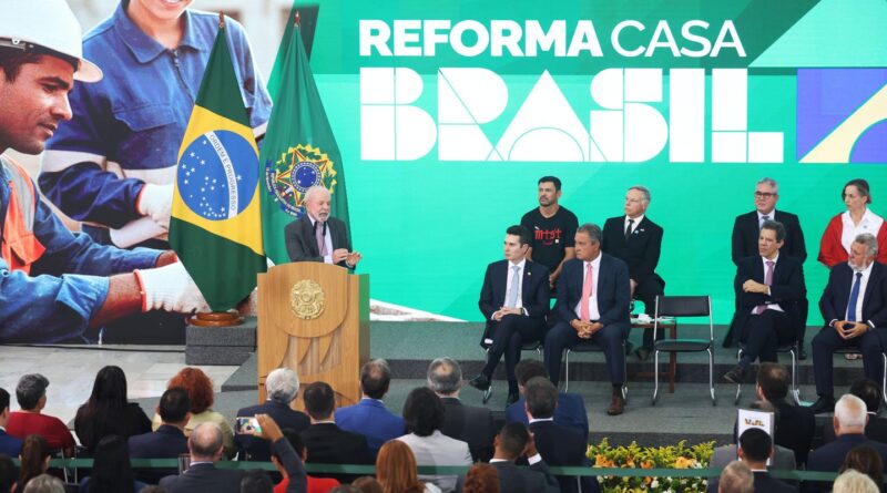 Lula lança programa de reforma de casas e defende ação para invisíveis