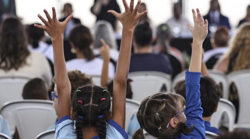 Mais brincadeira, menos tela: confira dicas para uma infância saudável