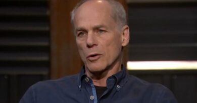 Marcelo Gleiser diz que Trump está destruindo todas as estruturas democráticas dos EUA: "Imperador louco"