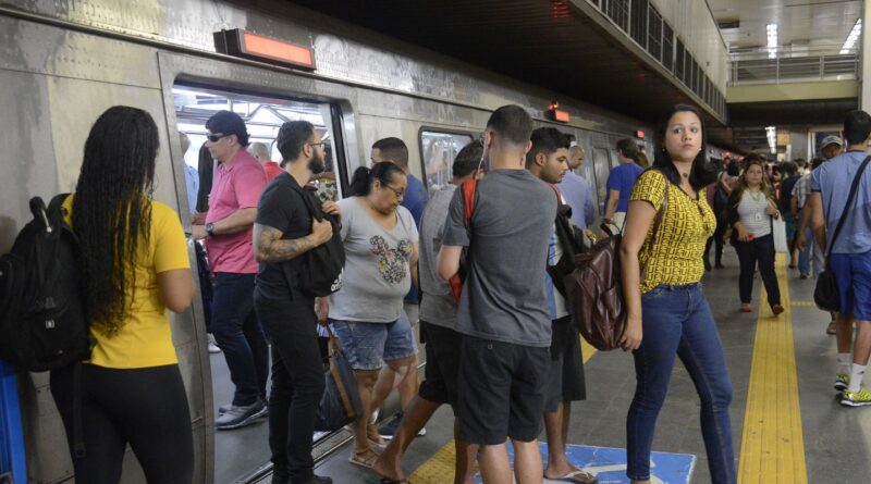 Metrô do Rio resolve problema de sinalização e trens voltam a operar