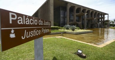 Ministério diz ao STF que já tomou medidas para intimar Figueiredo