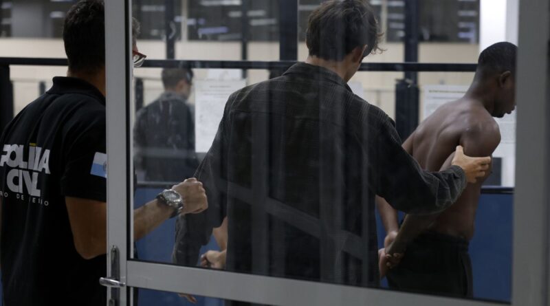 Ministros farão reunião de emergência com Castro nesta quarta-feira