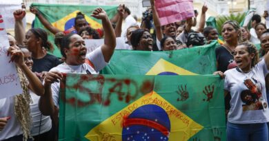 Moradores do Alemão e da Penha protestam contra mortes em operação