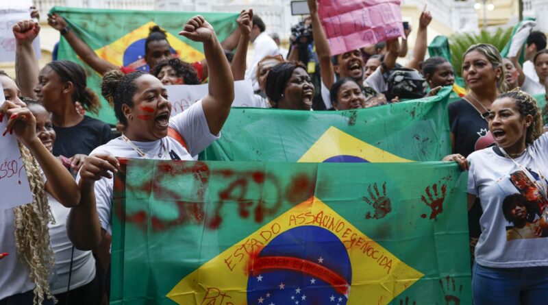 Moradores do Alemão e da Penha protestam contra mortes em operação