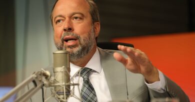 Não foi falta de energia, mas problema técnico, diz ministro Silveira