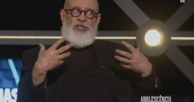 “O marketing deu um grande salto ao perceber que o adolescente é um produto", analisa Pondé