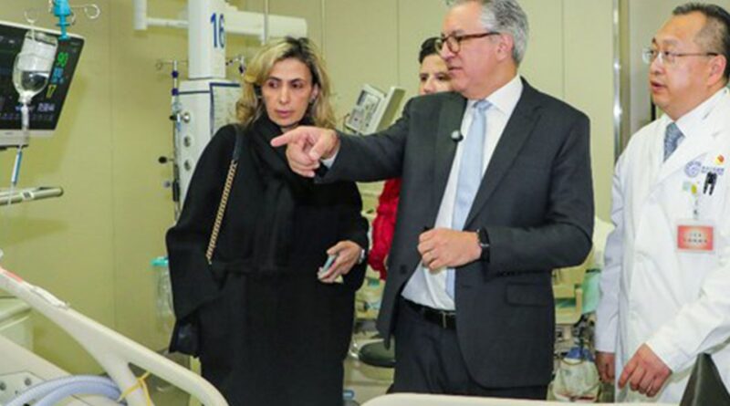 Padilha visita hospital inteligente na China