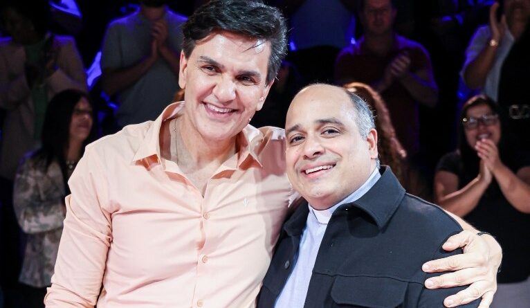 Padre Omar e Marcella Muniz estão no Arena dos Saberes desta quinta-feira (30)