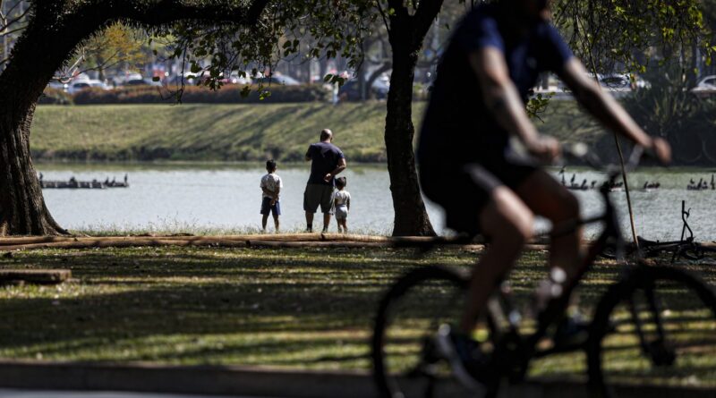 Pesquisas revelam preocupação com crianças em extremos climáticos