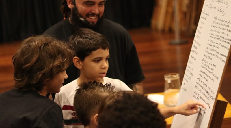 Projeto leva batalha de poesias a escolas públicas do Rio de Janeiro