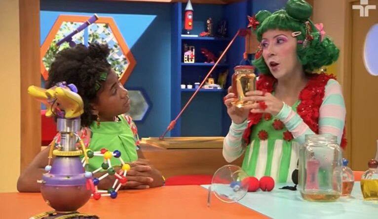 Quintal da Cultura desvenda os segredos da perfumaria para cumprir a Missão do Dia