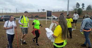 Romeiros que vão a Aparecida usam tendas de apoio em rodovias de SP