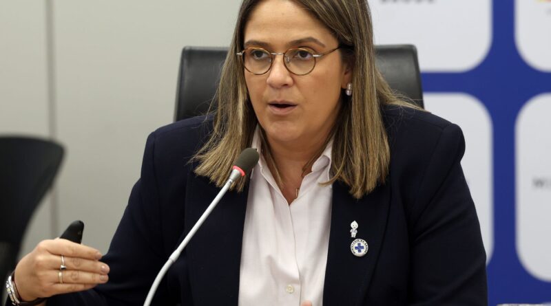 SUS facilita a retirada de absorventes por inscritas no CadÚnico