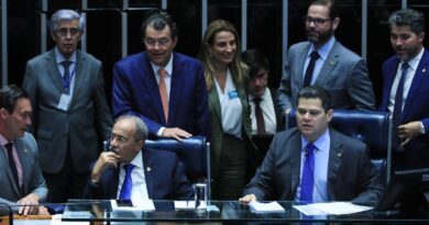 Senado aprova projeto que proíbe empréstimo consignado não autorizado