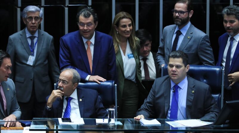 Senado aprova projeto que proíbe empréstimo consignado não autorizado