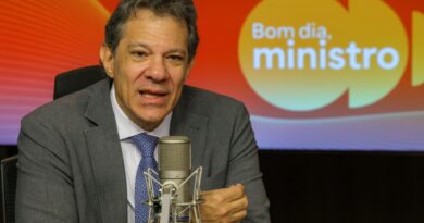 Tarifaço prejudicou mais que beneficiou população dos EUA, diz Haddad