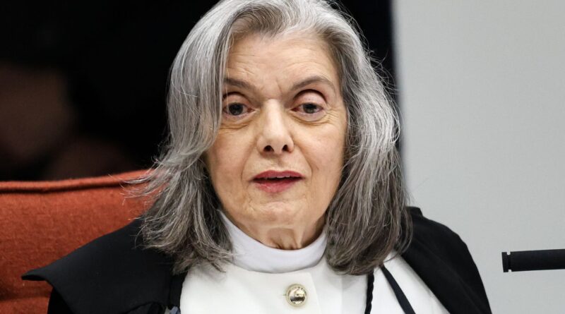 Todos sabem minha posição sobre mulheres no STF, diz Carmén Lúcia