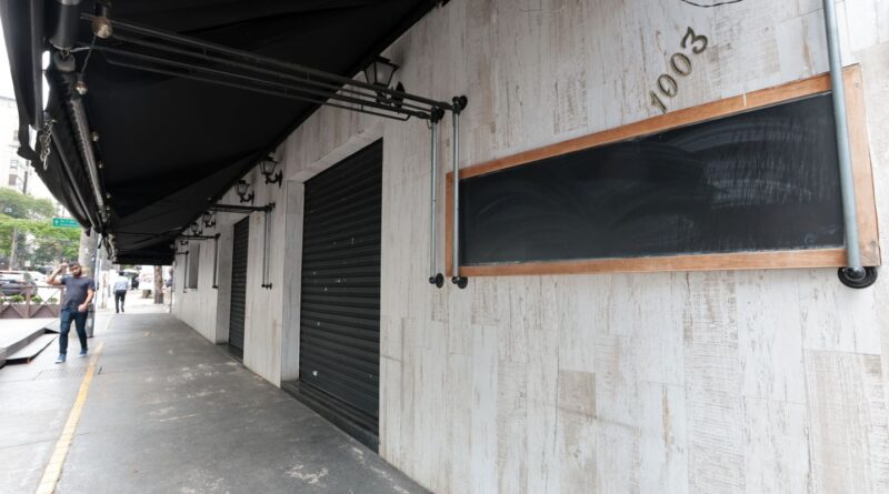 Vigilância Sanitária do DF interdita bebidas em rede de supermercados