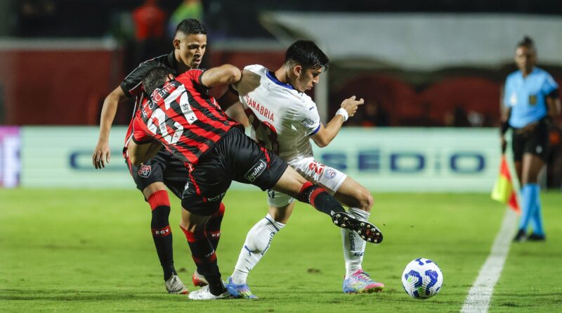Vitória derrota Bahia e ganha fôlego na luta contra o rebaixamento