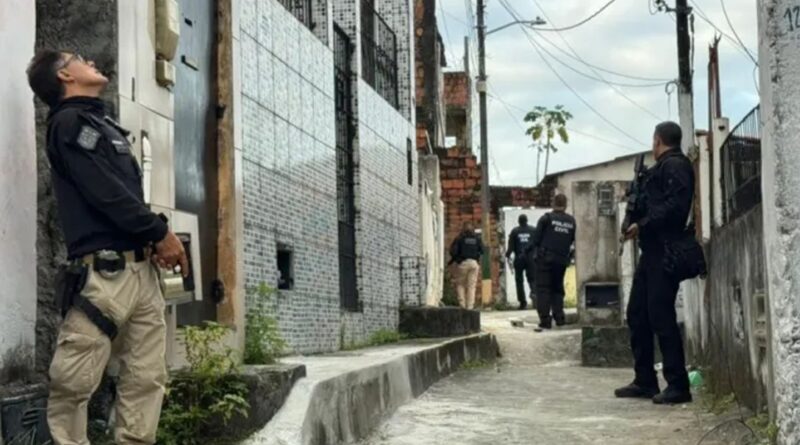 Ação contra o Comando Vermelho prende 35 na Bahia; 1 pessoa foi morta