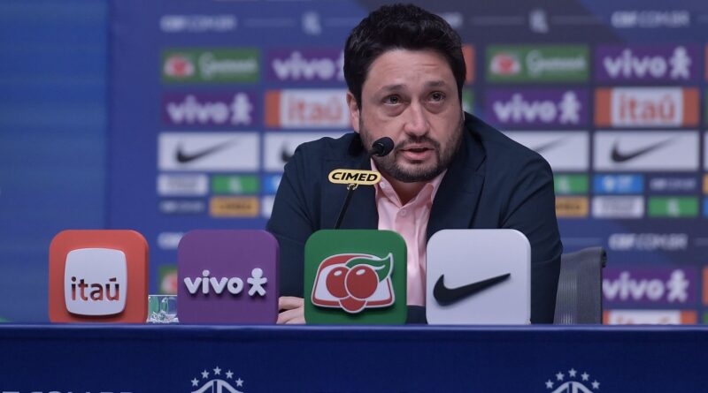 Arthur Elias convocação seleção para últimos amistoso do ano na Europa