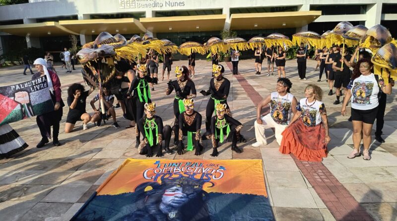 Ato na UFPA enterra simbolicamente combustíveis fósseis