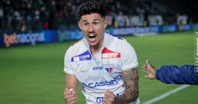 Bareiro marca, Fortaleza vence Bragantino e respira no Brasileirão