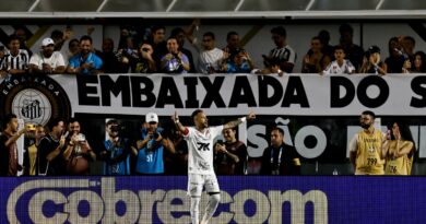 Brasileirão: Neymar marca, Santos vence e deixa zona de rebaixamento