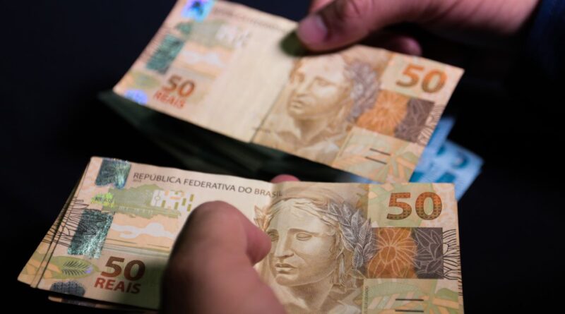 Brasileiros sacaram R$ 455,68 milhões esquecidos em bancos em setembro