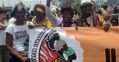 Centenárias em marcha: mulheres negras mostram força do movimento