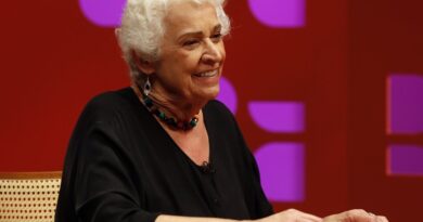 Clara Ant comenta sobre conflito Israel-Palestina no DR com Demori