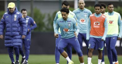 Com equipe completa, Ancelotti comanda atividade em Londres